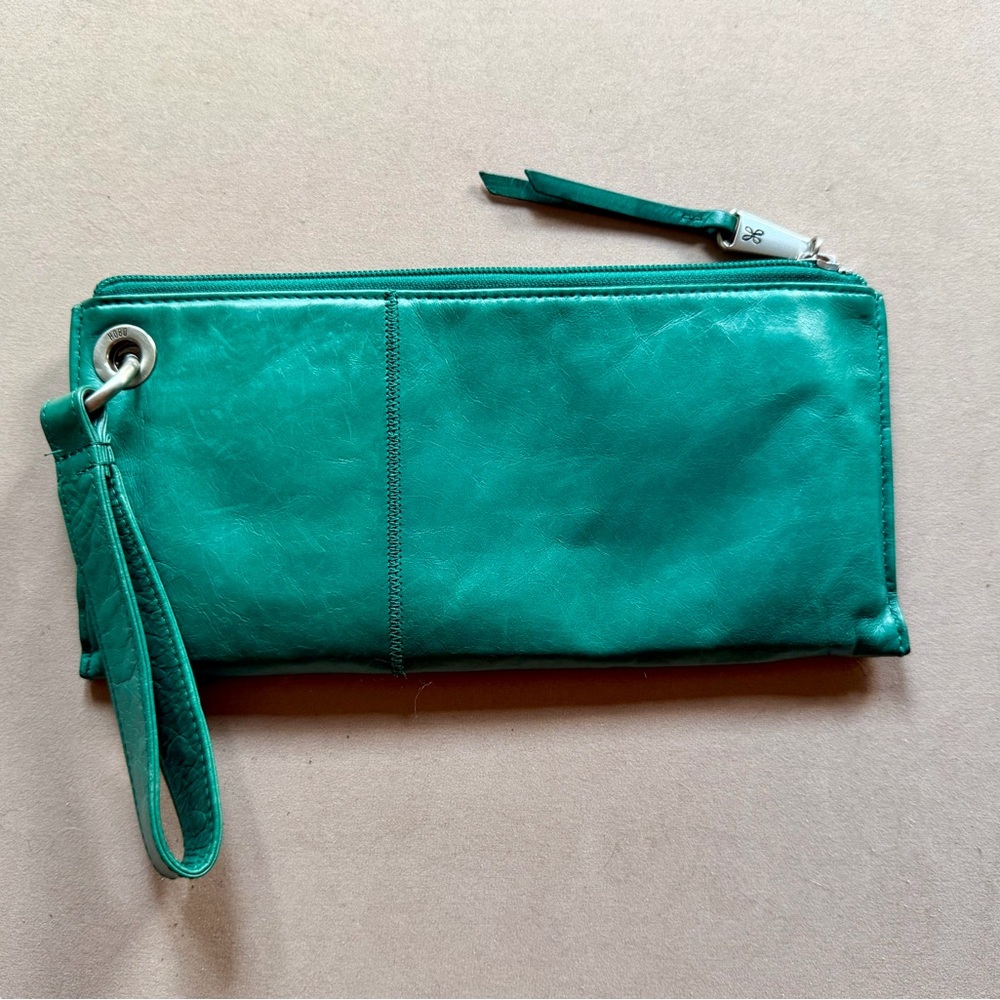 HOBO Vida Leather Wristlet Clutch Bluegrass Green